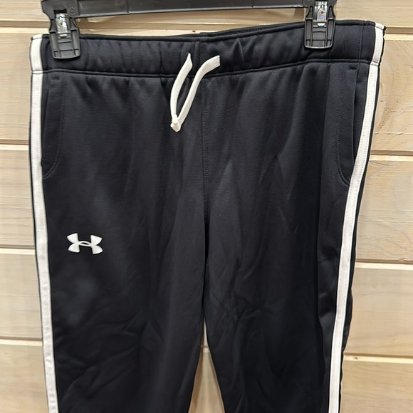 NWT! Under Armour Girls size Youth Large - Picture 2 of 5